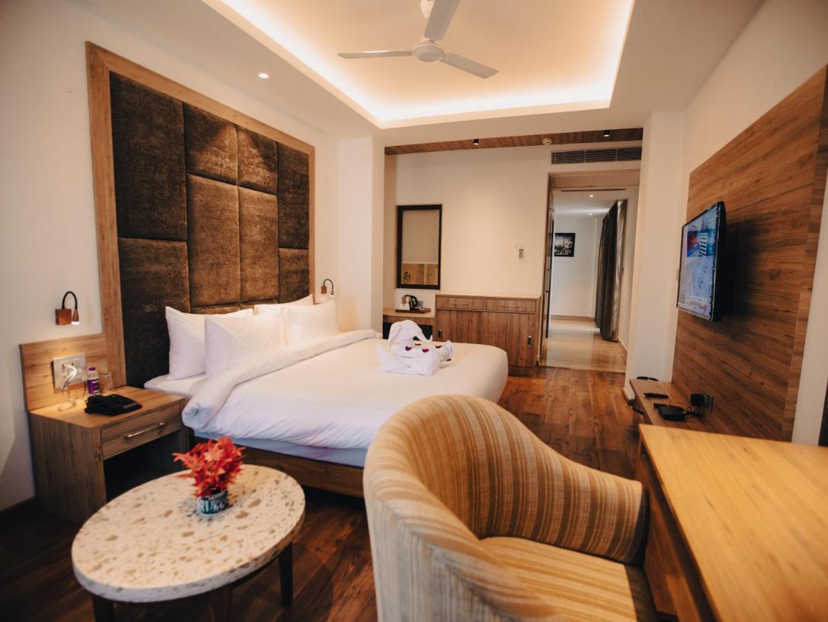 Clarks Inn Express, Déhrádún Exteriér fotografie