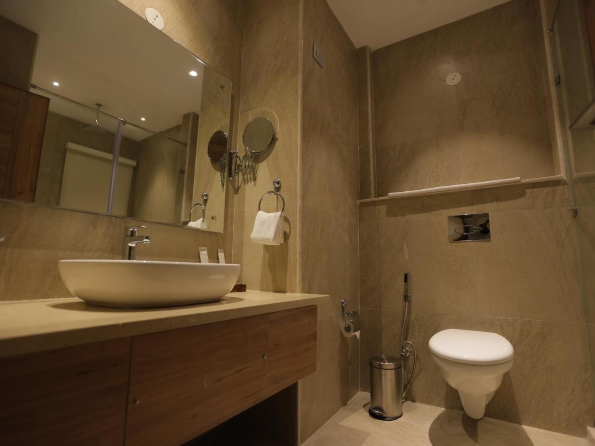 Clarks Inn Express, Déhrádún Exteriér fotografie
