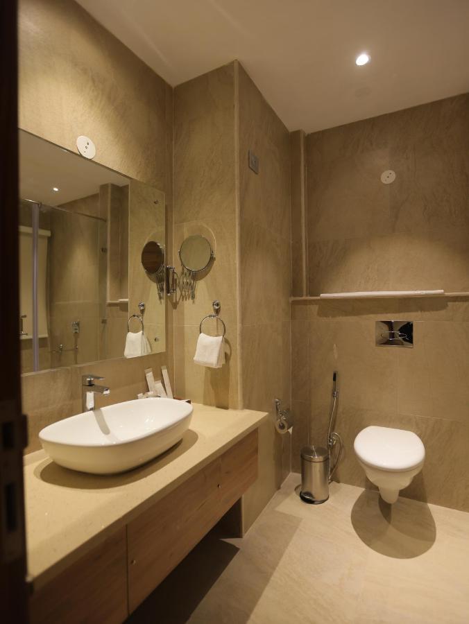 Clarks Inn Express, Déhrádún Exteriér fotografie
